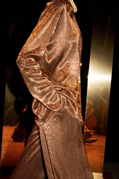 Look 28